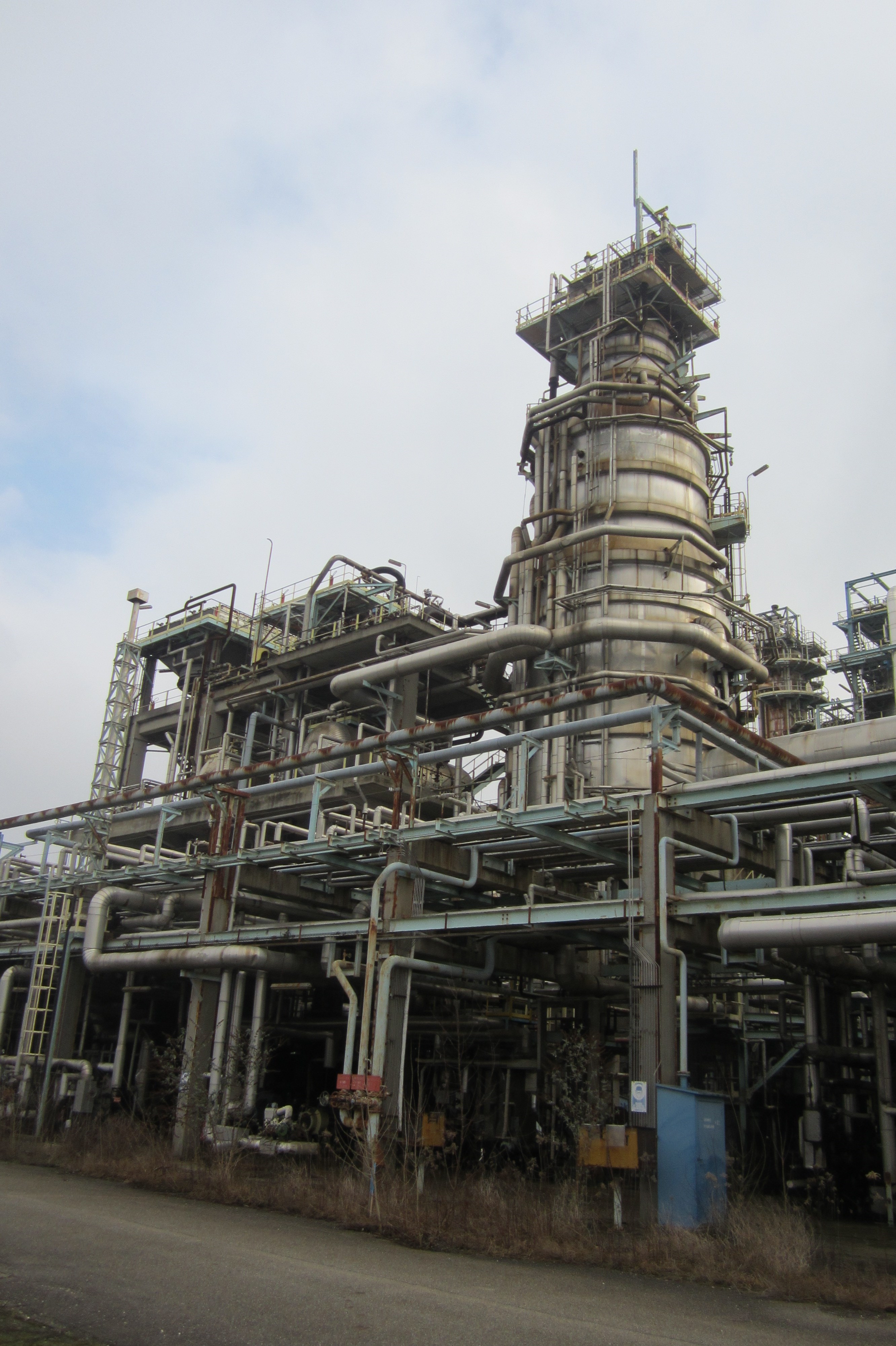 Fluid Catalytic Cracker (FCC) Unit 15,800 BPD for sale at Phoenix