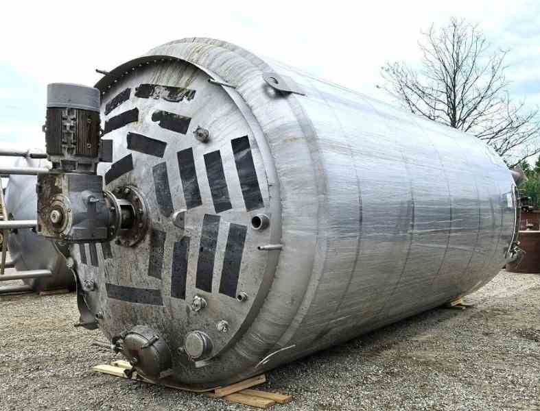 15000 Gallon DCI Inc Stainless Steel Fermenter / Bioreactor