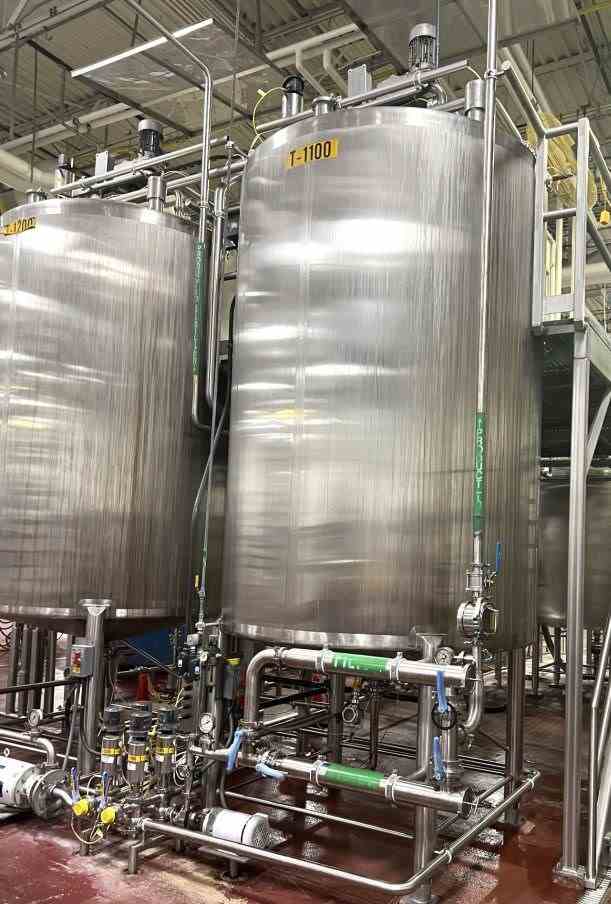 2000 Gal Walker Stainless Steel Tank 20933 New Used and Surplus Equipment Phoenix Equipment