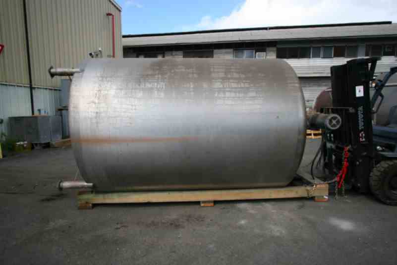 2500 Gal Stainless Steel Tank 4886 New Used and Surplus Equipment