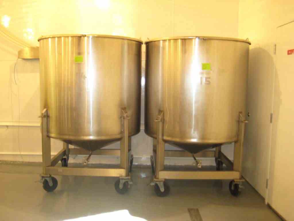500 Gal Stainless Steel Tank 7608 New Used and Surplus Equipment