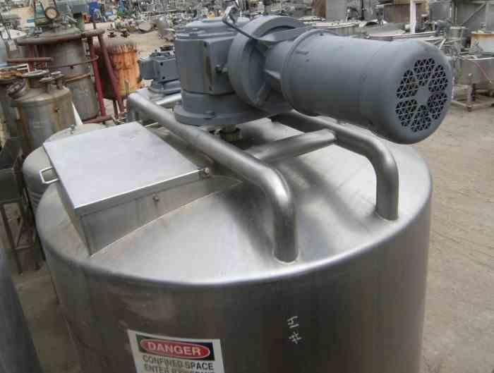525 gallon galvanized pressure tank