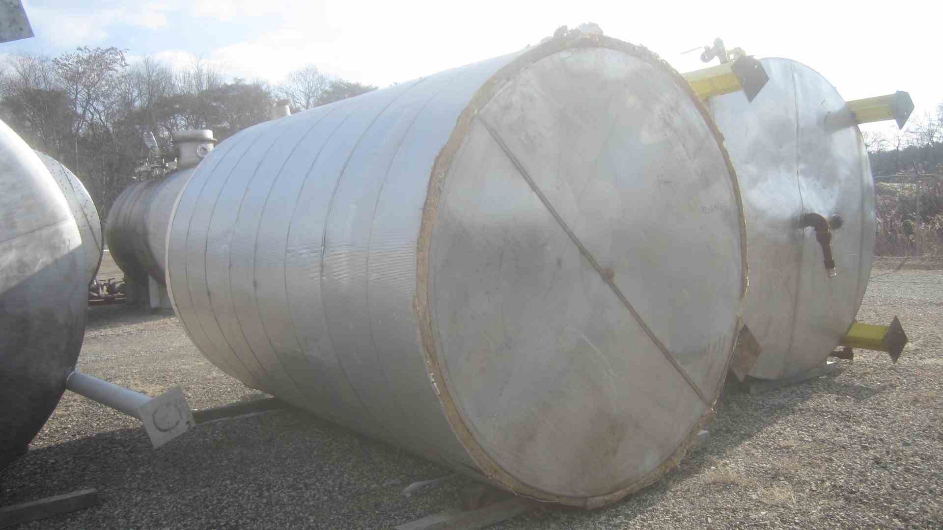 4000 Gal Stainless Steel Tank 9454 New Used and Surplus Equipment