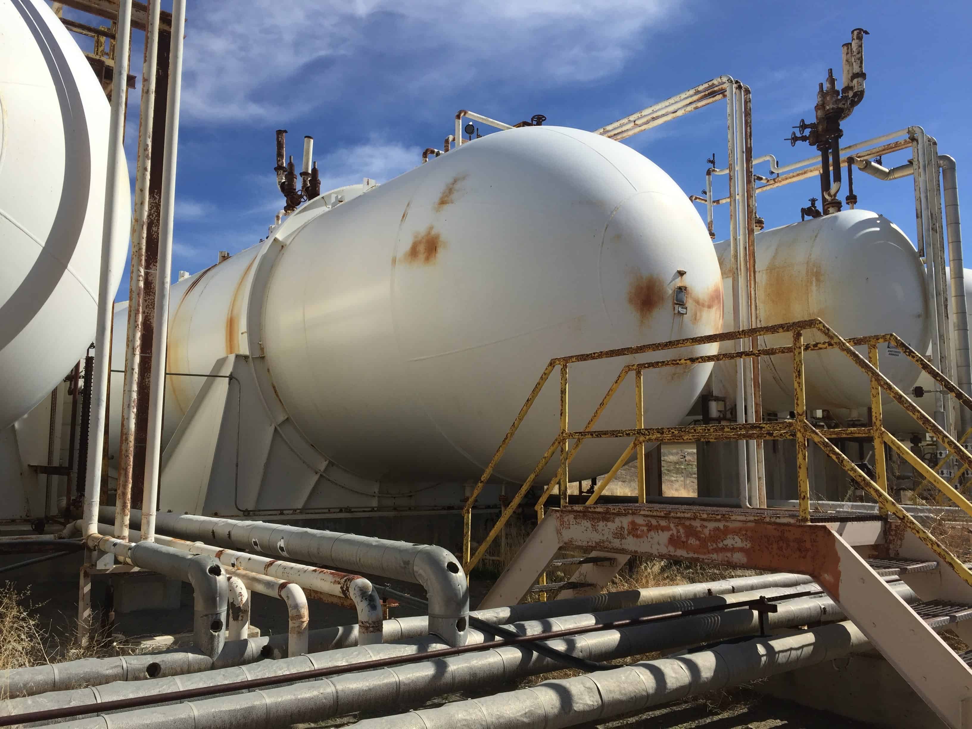 Pressure vessel. Enormous Pressure Vessel Equipment. Sulphur collection Pressure Vessel. Transportation horizontal Pressure Vessels.