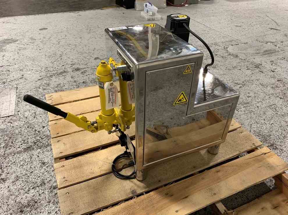 FreundVector Corporation TFCLab Micro Chilsonator / Roller Compactor 16877 New Used and