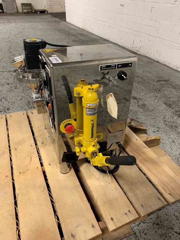 FreundVector Corporation TFCLab Micro Chilsonator / Roller Compactor 16877 New Used and