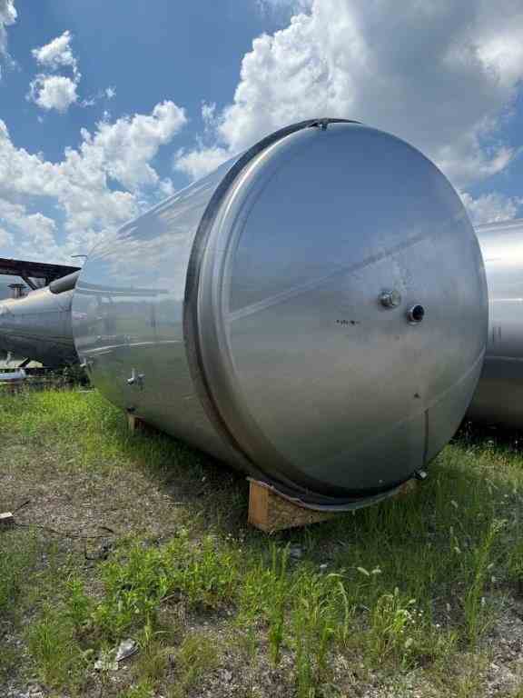 Used 8300 Gal Mueller Stainless Steel Tank