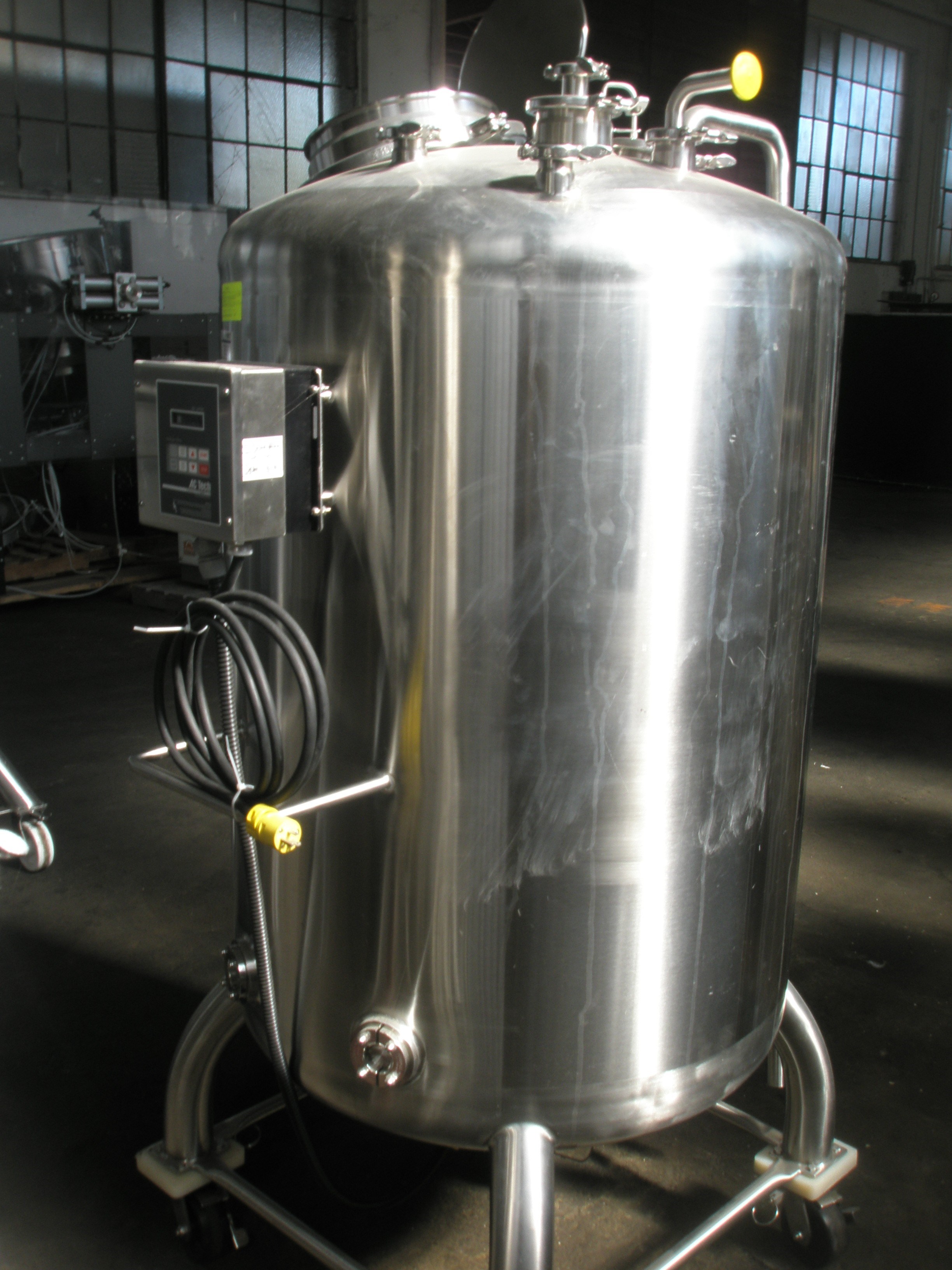 180 Gal Stainless Fabrication Inc. Stainless Steel Tank 8341 New