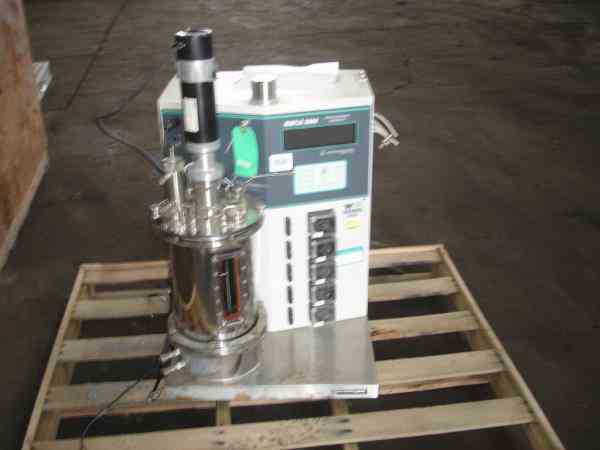 10-liters-new-brunswick-scientific-fermenter-bioreactor