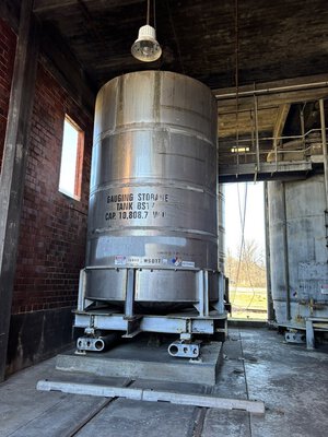 10400 Gal Perry Products Stainless Steel Tank