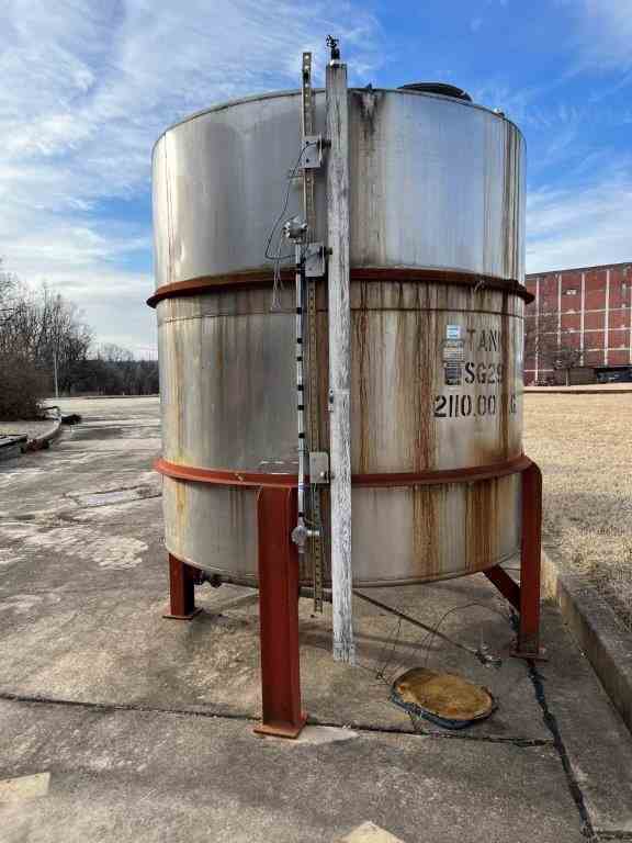 2000 Gal Perry Products Stainless Steel Tank