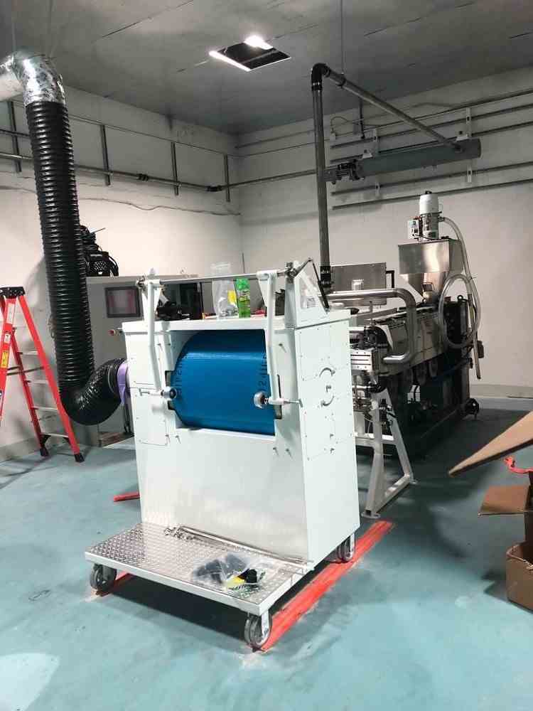 24-us-extruders-meltblown-line