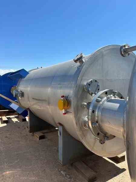 3200 Gal 304 Stainless Steel Vertical Tank