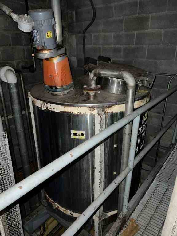 550 Gallon Stainless Steel Tank
