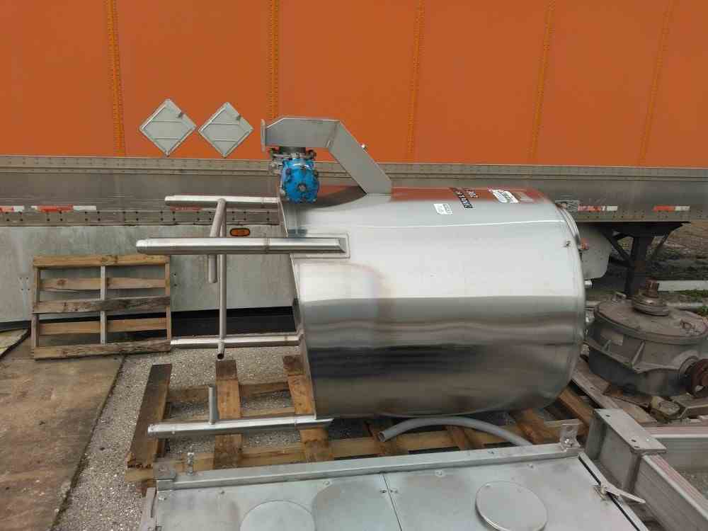 600 Gal Stainless Steel Tank