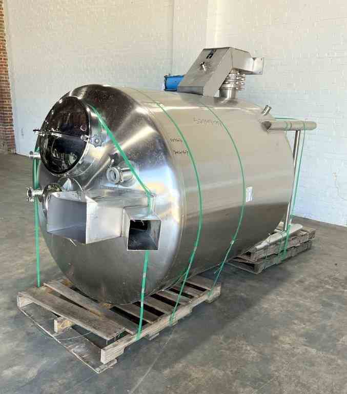 700-gal-stainless-steel-tank
