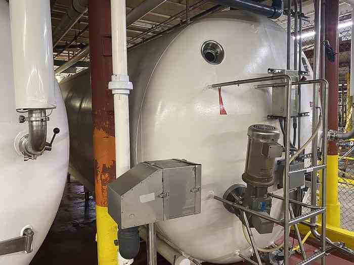 7000 Gal Walker Stainless Steel Tank