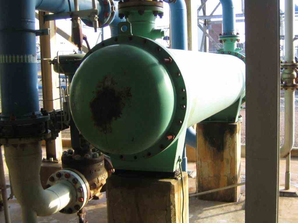 906 Sq Ft Beaumont Machine Works Stainless Steel Shell & Tube Heat Exchanger