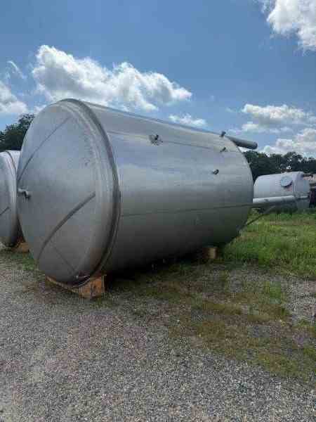 Mueller Stainless Steel Tank - 8300 Gallon