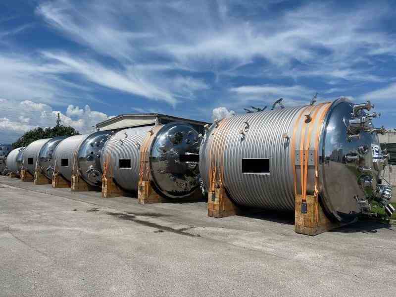 Over SrL Stainless Steel Reactor - 12500 Gallon Sanitary Polished