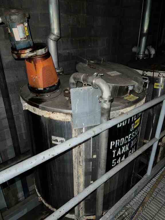 Used 550 Gallon Stainless Steel Tank